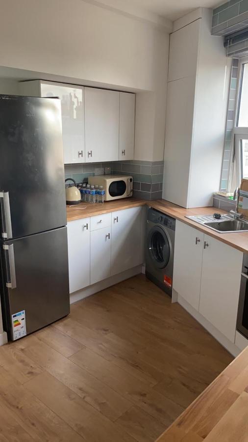 Newly Refurbished Flat In Camberwell, * London